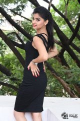 Kamna Ranawat Interview About Selfie Raja